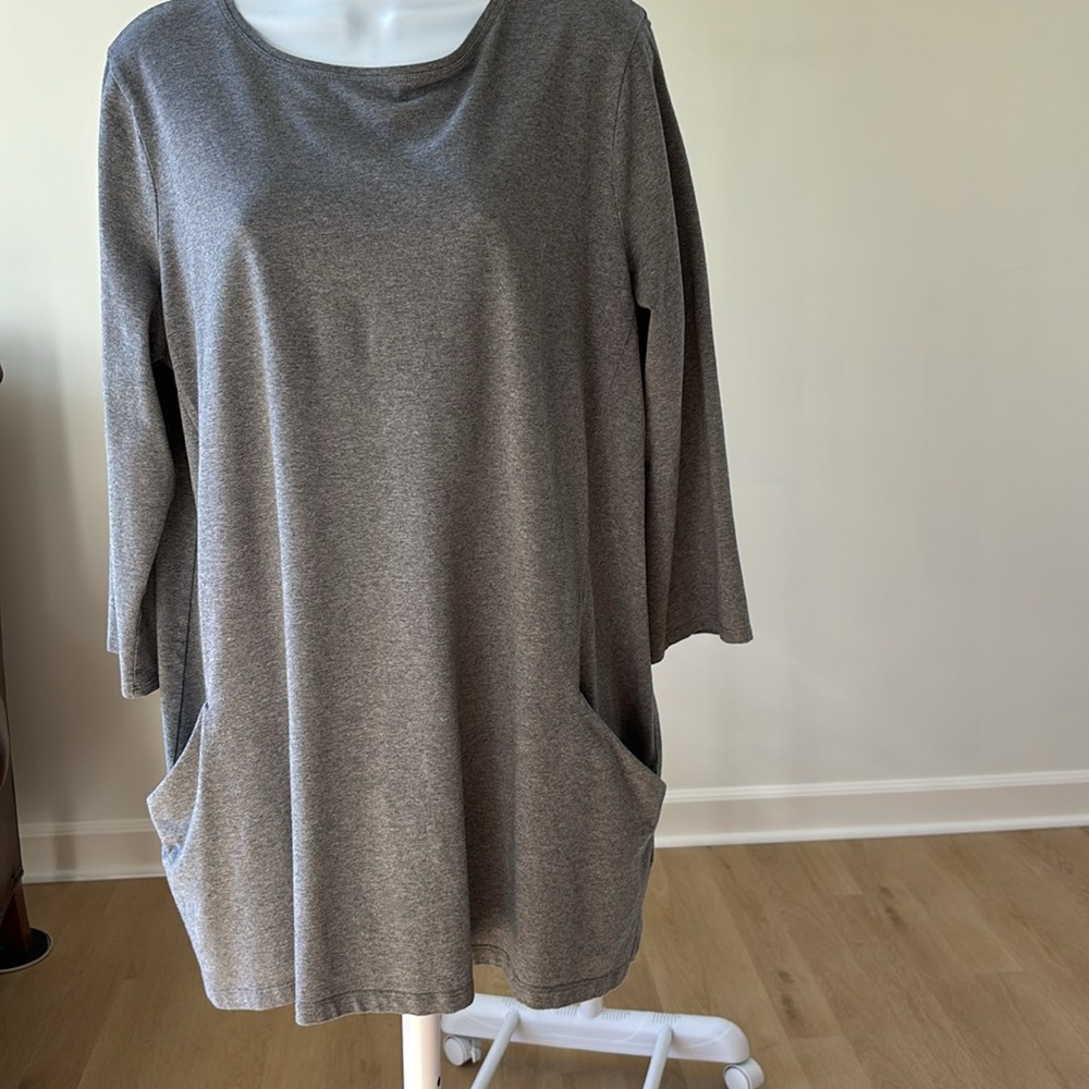 Eileen Fisher women’s tunic size large gray with pockets excellent condition